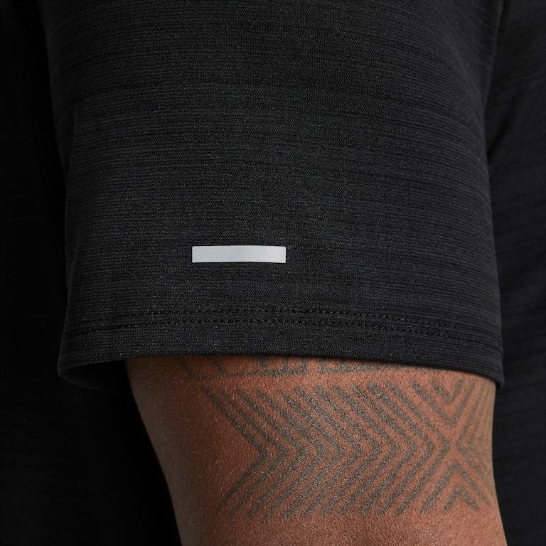 Camiseta Nike Dri-FIT Miler Top Masculina - Foto 11
