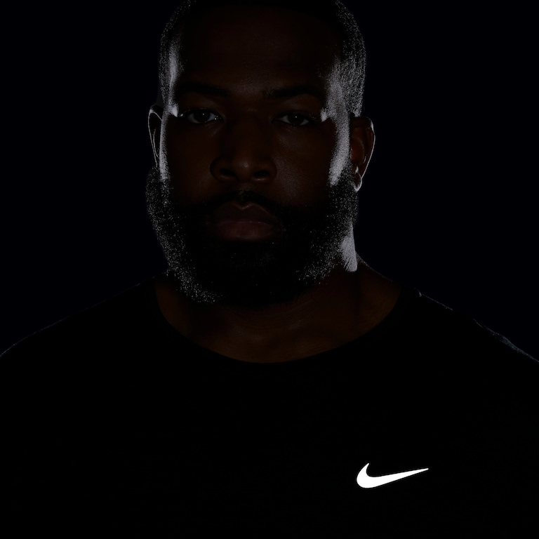 Camiseta Nike Dri-FIT Miler Top Masculina - Foto 14