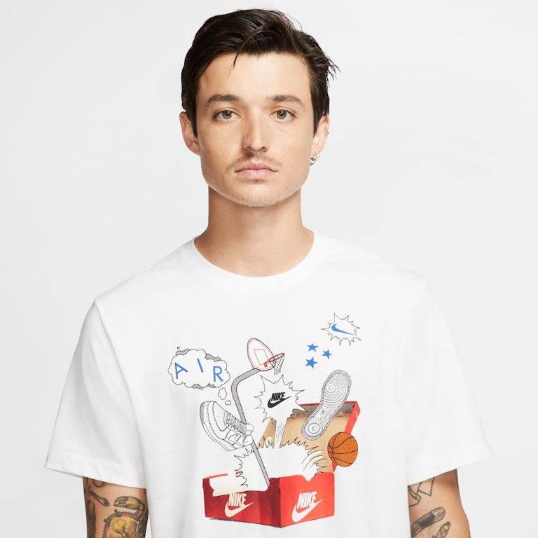 Camiseta Nike Sportswear Masculina - Foto 3