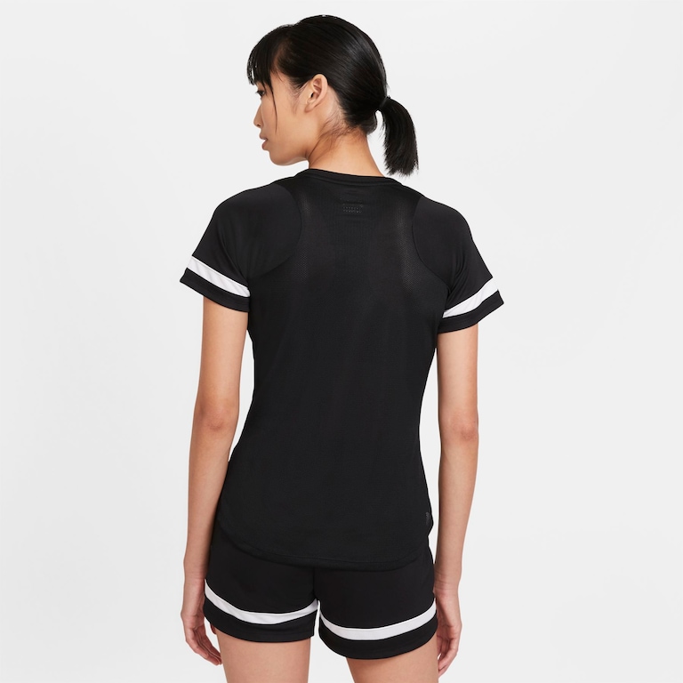 Camiseta Nike Dri-FIT Academy Feminina - Foto 2