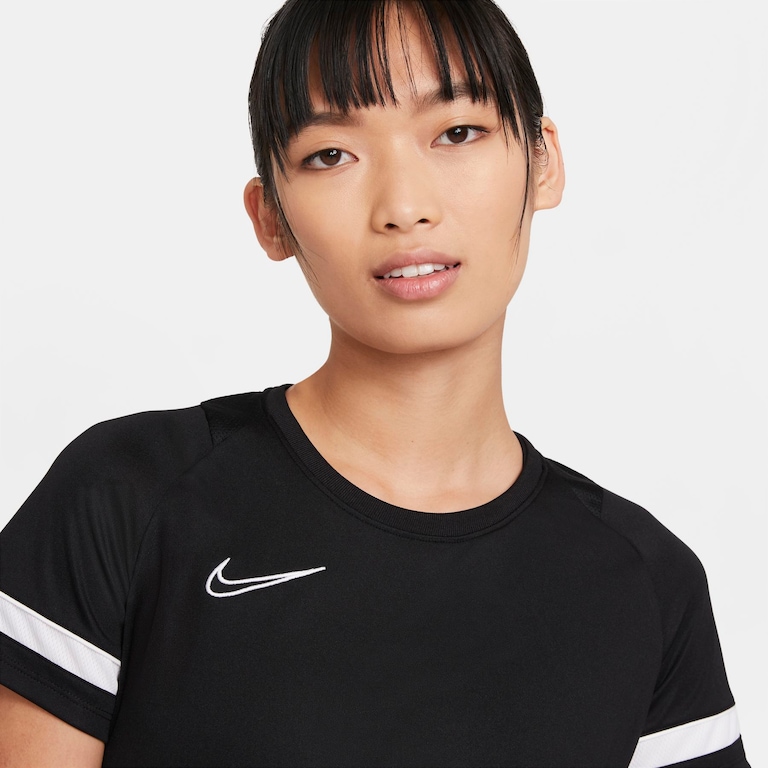Camiseta Nike Dri-FIT Academy Feminina - Foto 3