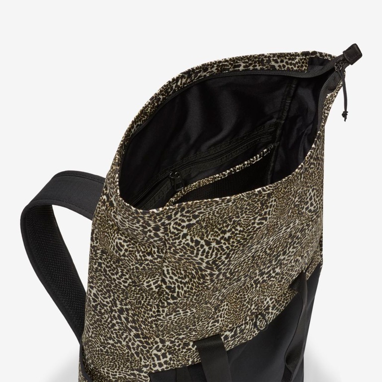 Mochila Nike Radiate Feminina - Foto 6