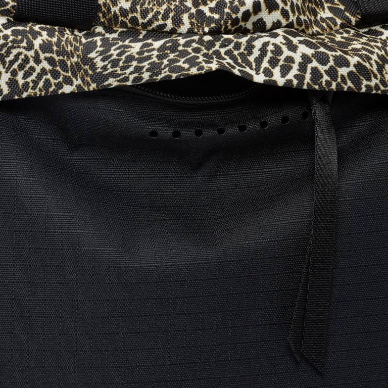 Mochila Nike Radiate Feminina - Foto 7