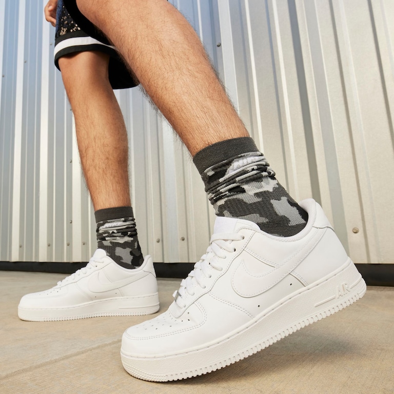 Tênis Nike Air Force 1 "07 Masculino - Foto 2