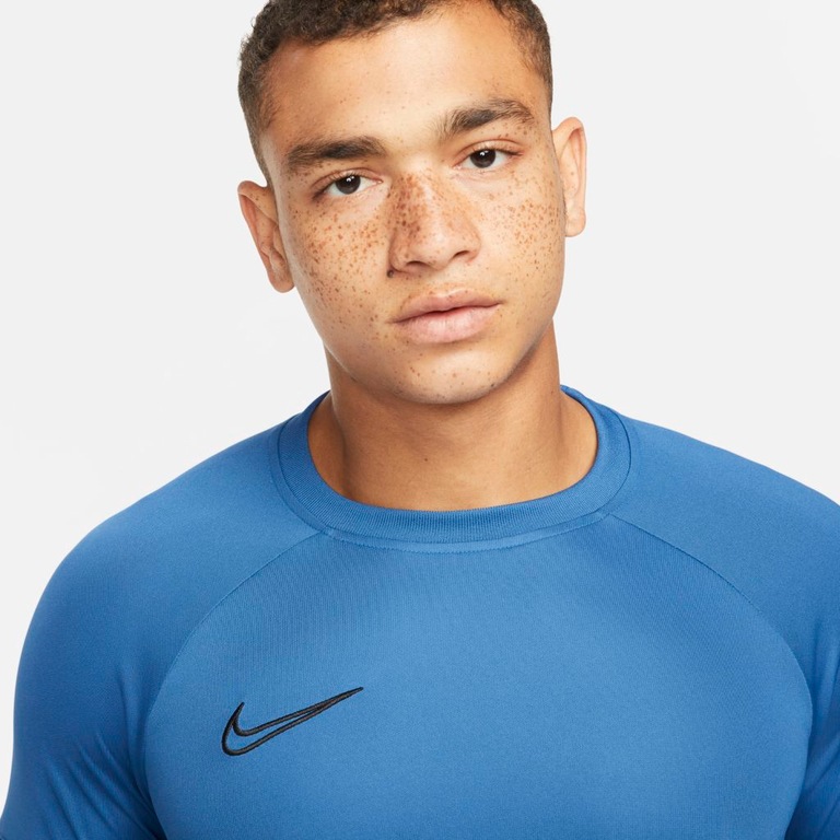 Camiseta Nike Dri-FIT Academy Masculina - Foto 4