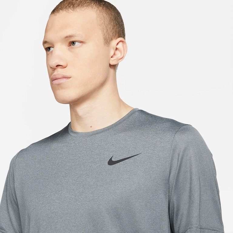 Camiseta Nike Pro Dri-FIT Masculina - Foto 3