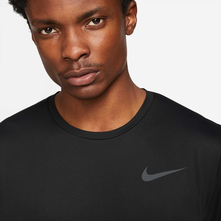 Camiseta Nike Pro Dri-FIT Masculina - Foto 4