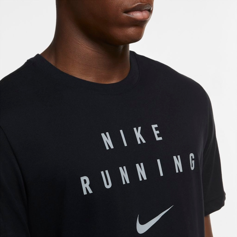 Camiseta Nike Dri-FIT Run Division Masculina - Foto 3