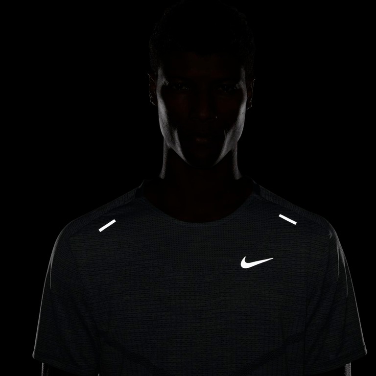 Camiseta Nike Dri-FIT ADV Techknit Ultra Masculina - Foto 8