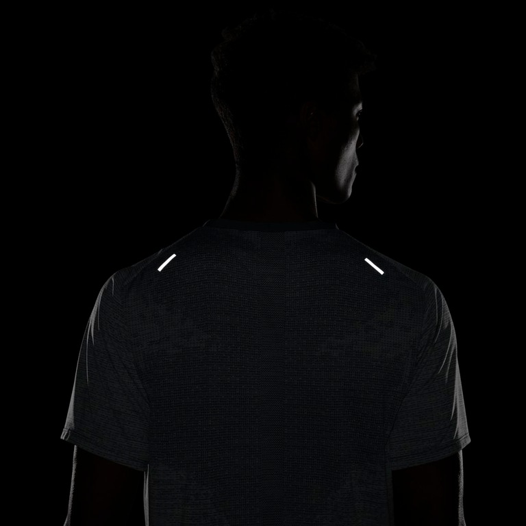 Camiseta Nike Dri-FIT ADV Techknit Ultra Masculina - Foto 9