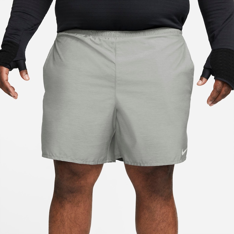 Shorts Nike Challenger Masculino - Foto 11