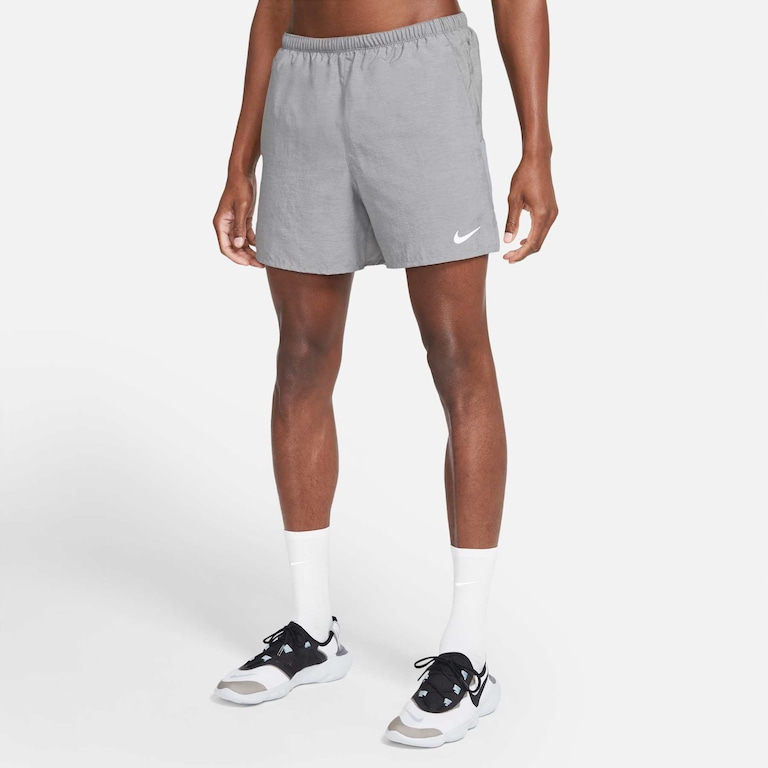 Shorts Nike Dri-FIT Challenger Masculino - Foto 1