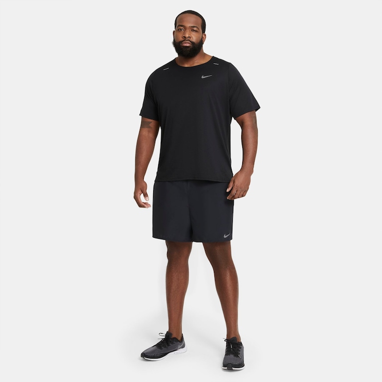 Shorts Nike Dri-FIT Challenger Masculino - Foto 16