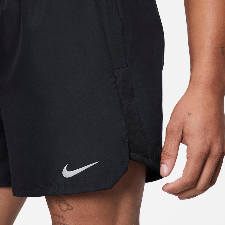 Shorts Nike Dri-FIT Challenger Masculino - Foto 4