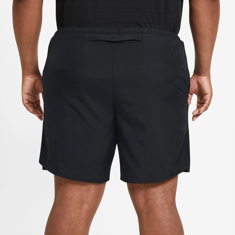 Shorts Nike Dri-FIT Challenger Masculino - Foto 12
