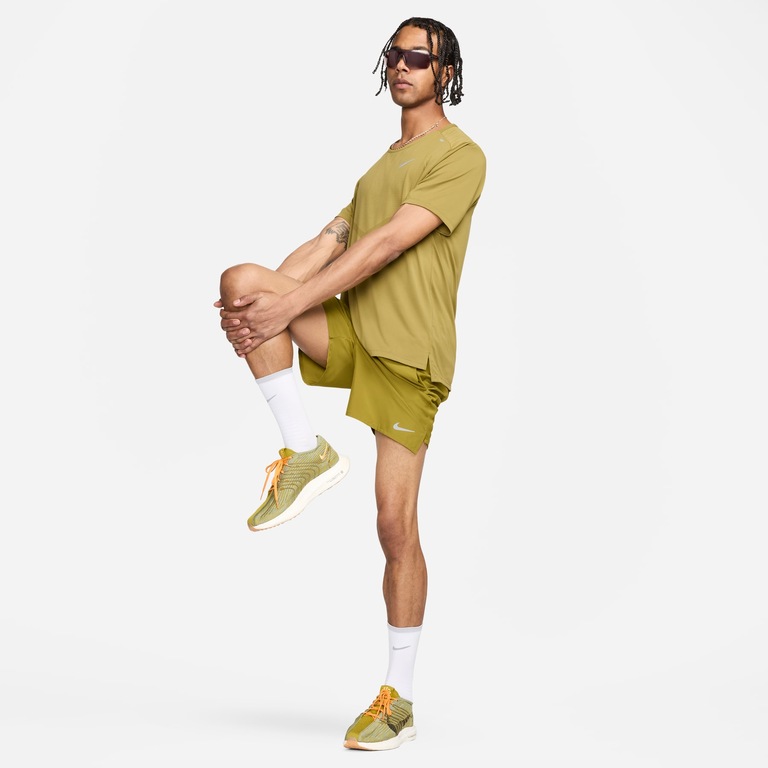 Shorts Nike Dri-FIT Challenger Masculino - Foto 9