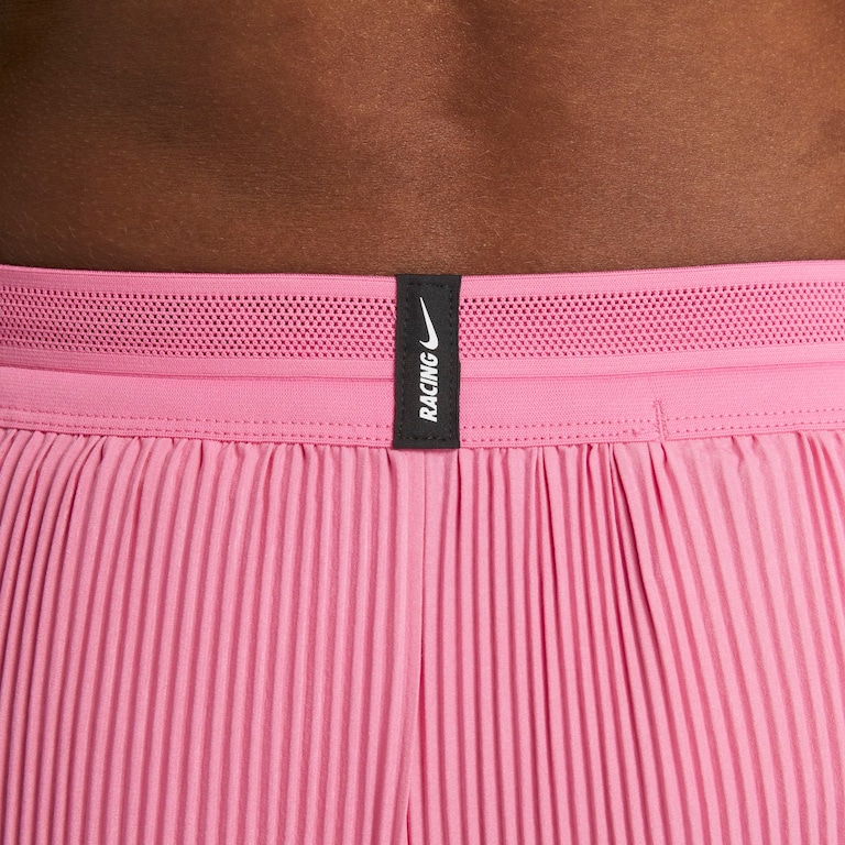 Shorts Nike AeroSwift Feminino - Foto 6