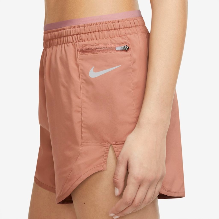 Shorts Nike Tempo Luxe Feminino - Foto 3
