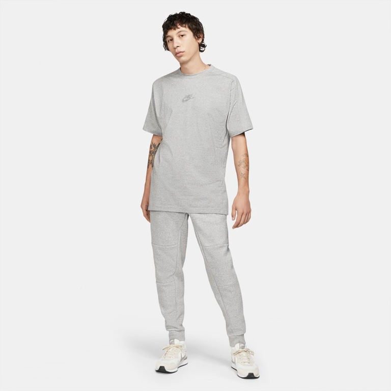 Camiseta Nike Sportswear Masculina - Foto 6