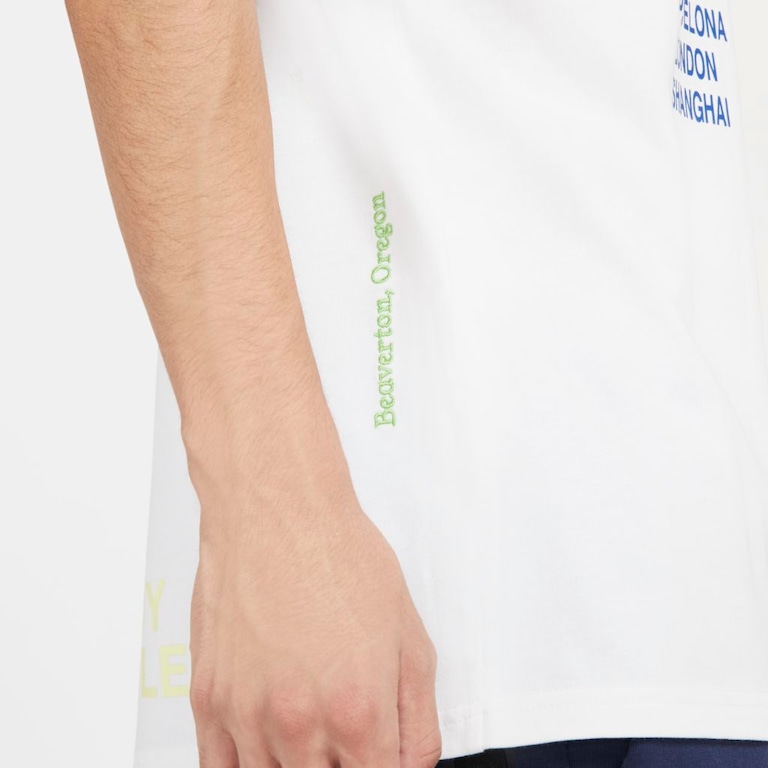 Camiseta Nike Sportswear Masculina - Foto 5