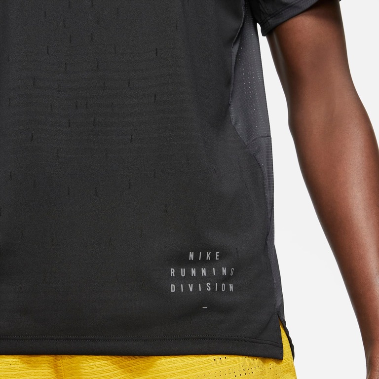 Camiseta Nike Rise 365 Run Division Masculina - Foto 3