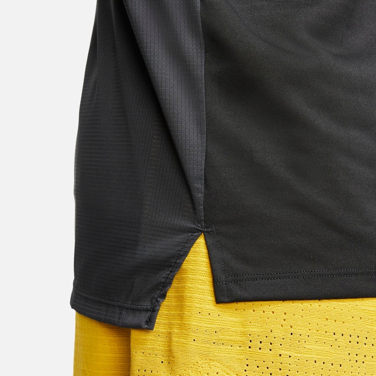 Camiseta Nike Rise 365 Run Division Masculina - Foto 6