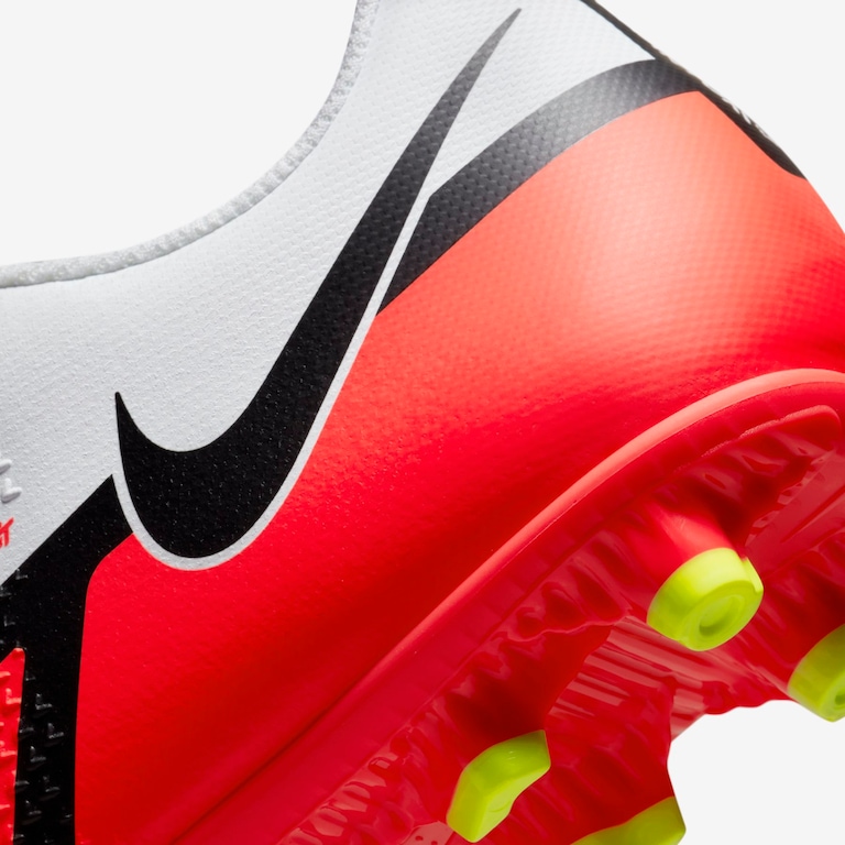 Chuteira Nike Phantom GT2 Club Campo - Foto 9