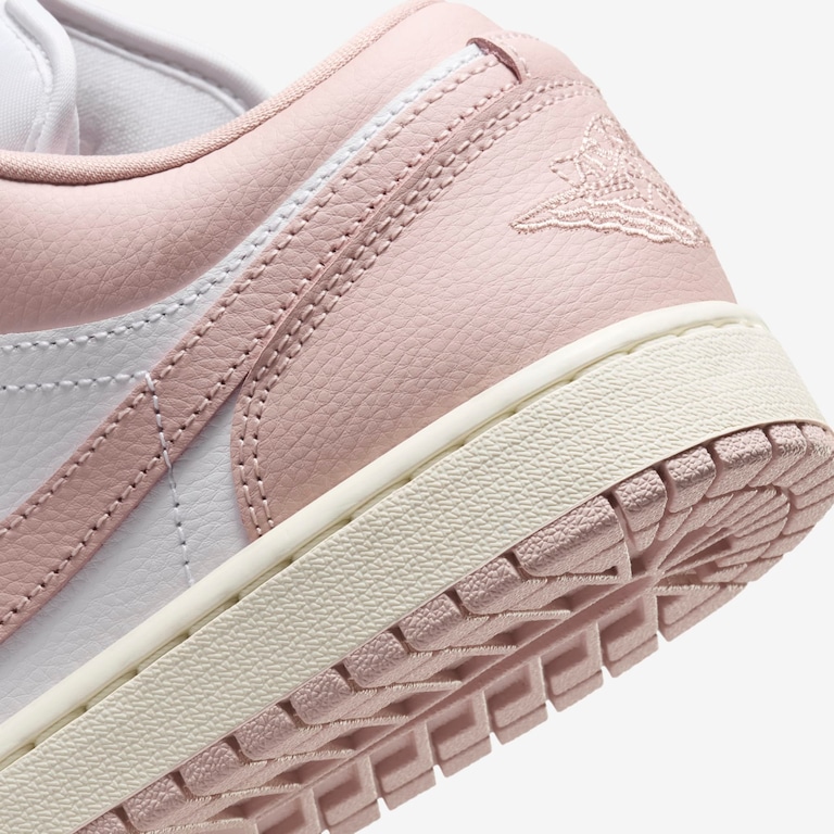 Tênis Air Jordan 1 Low Feminino - Foto 8