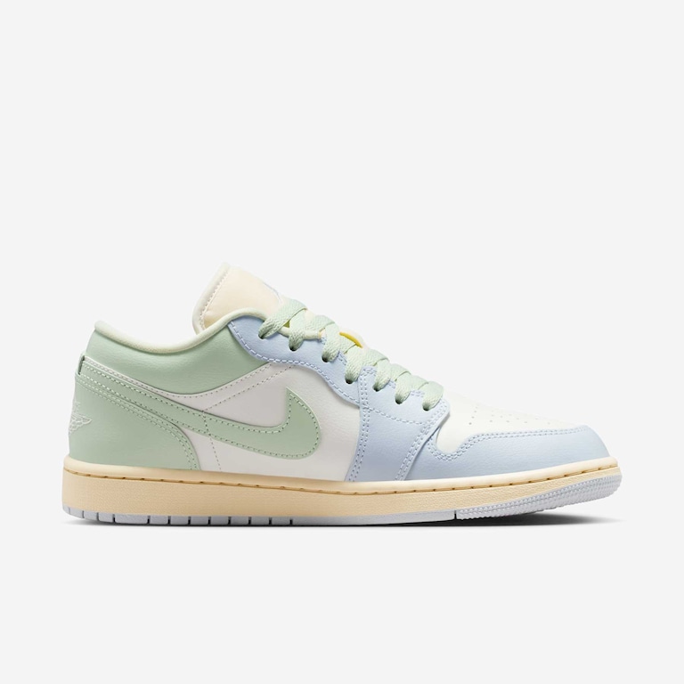 Tênis Air Jordan 1 Low Feminino - Foto 3