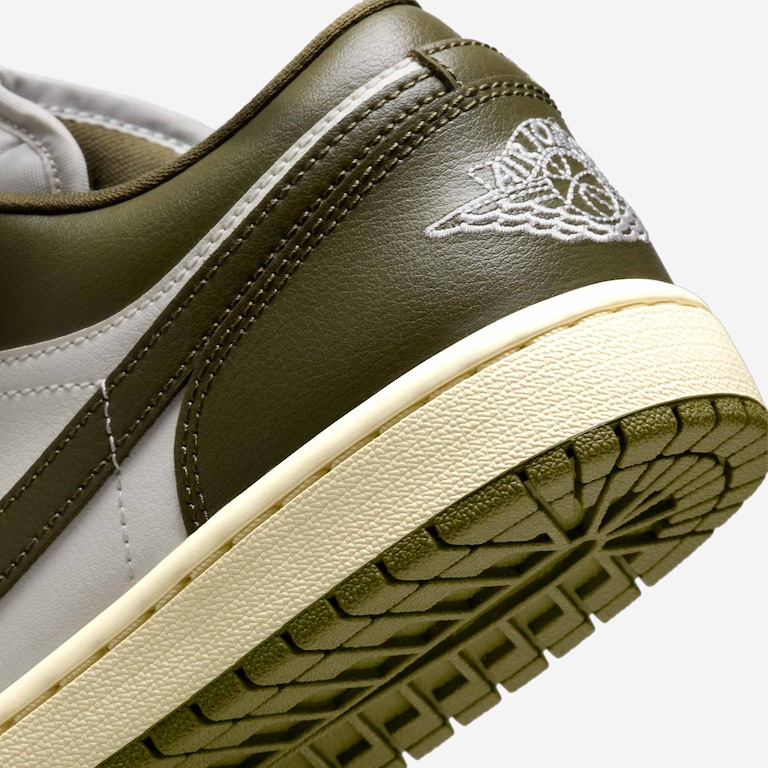 Tênis Air Jordan 1 Low Feminino - Foto 8