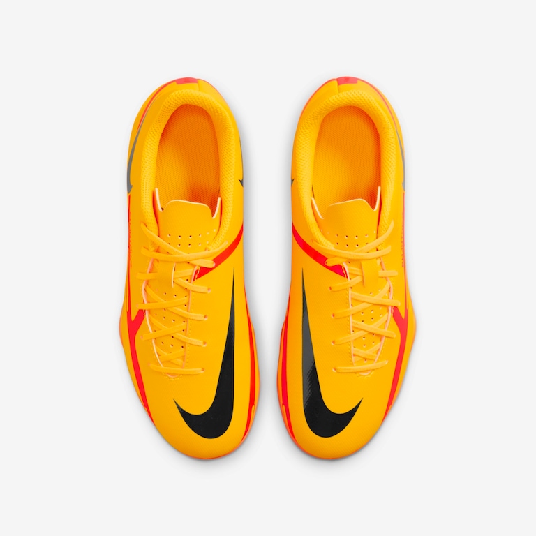 Chuteira Nike Phantom GT2 Club Infantil Campo - Foto 4