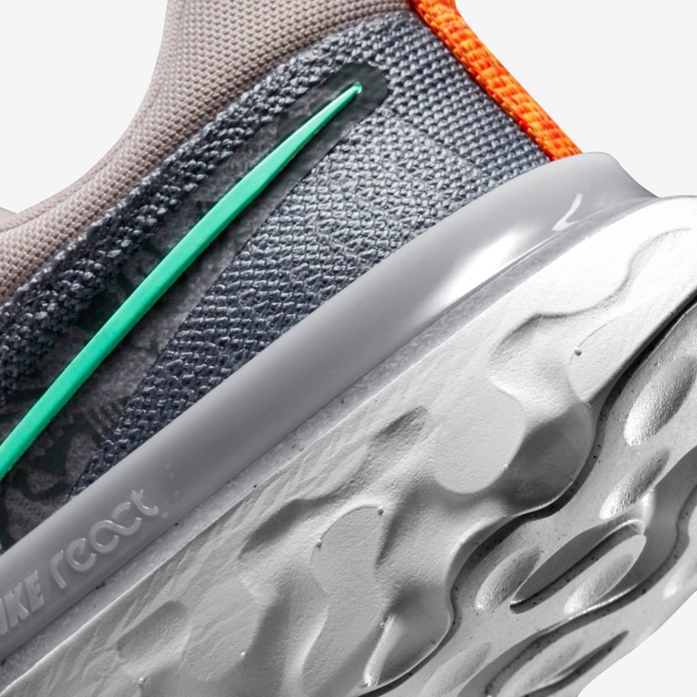 Tênis Nike React Infinity Run Flyknit 2 ""Made From Sport"" Feminino - Foto 8