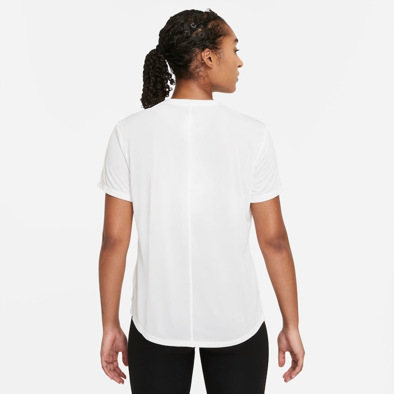 Camiseta Nike Dri-FIT One Feminina - Foto 2