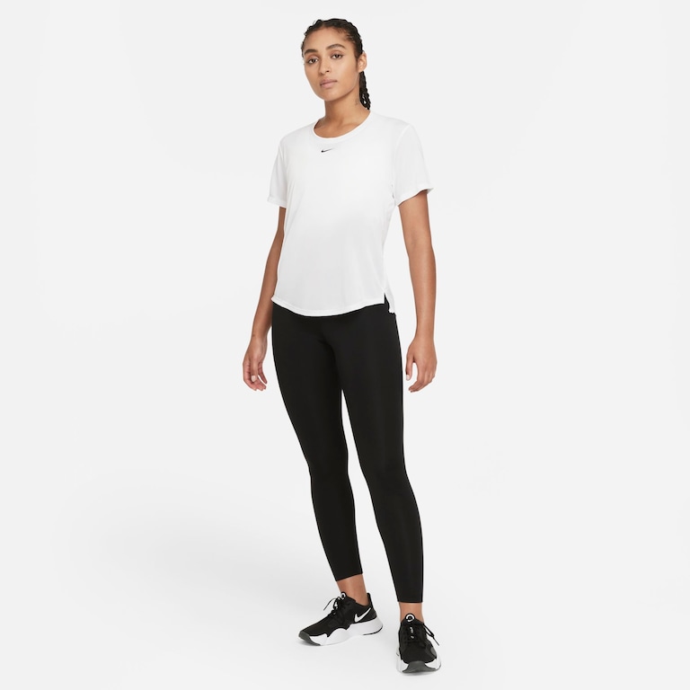 Camiseta Nike Dri-FIT One Feminina - Foto 5