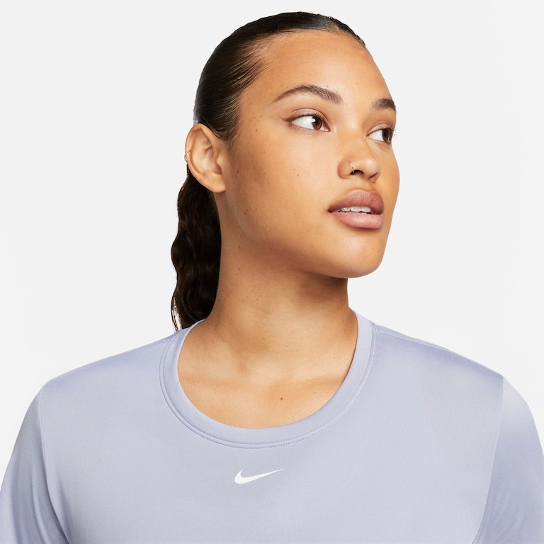 Camiseta Nike Dri-FIT One Feminina - Foto 3