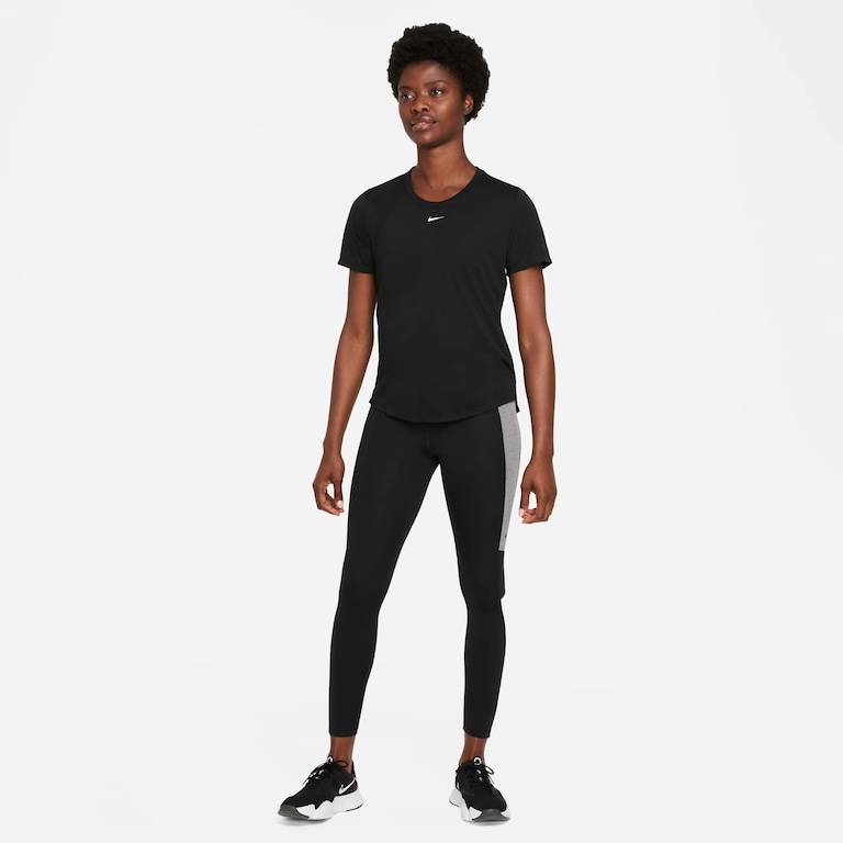 Camiseta Nike Dri-FIT One Feminina - Foto 5