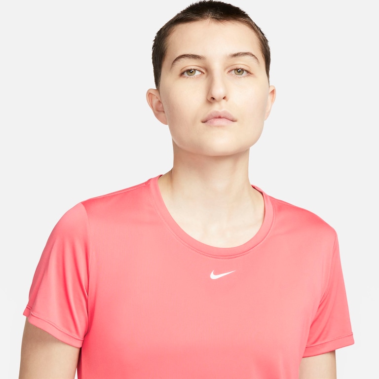 Camiseta Nike Dri-FIT One Feminina - Foto 3