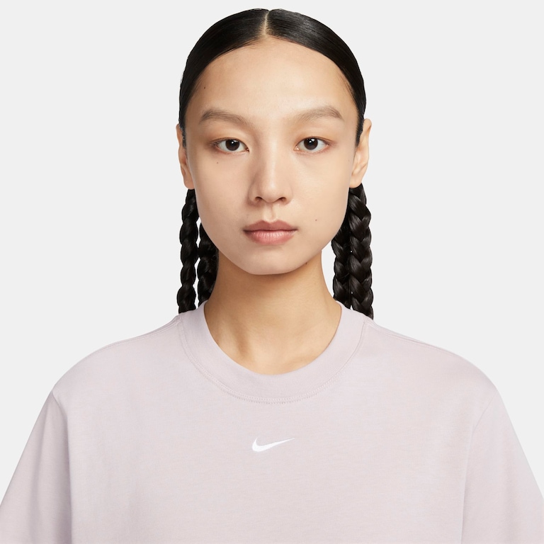 Camiseta Nike Sportswear Essentials Feminina - Foto 3