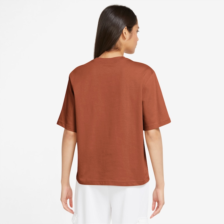 Camiseta Nike Sportswear Essentials Feminina - Foto 2
