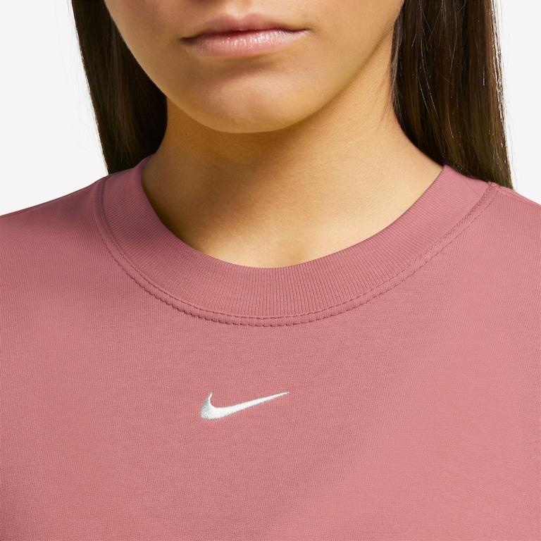 Camiseta Nike Sportswear Essentials Feminina - Foto 3