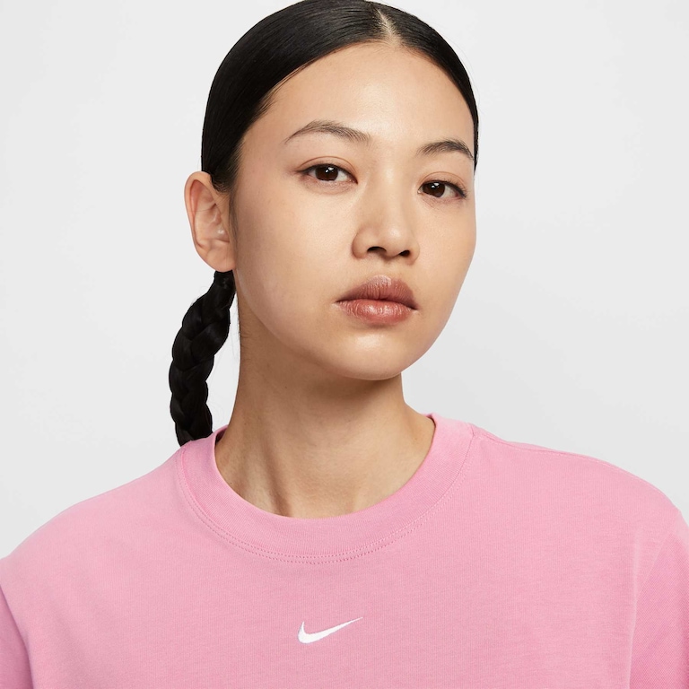 Camiseta Nike Sportswear Essentials Feminina - Foto 3