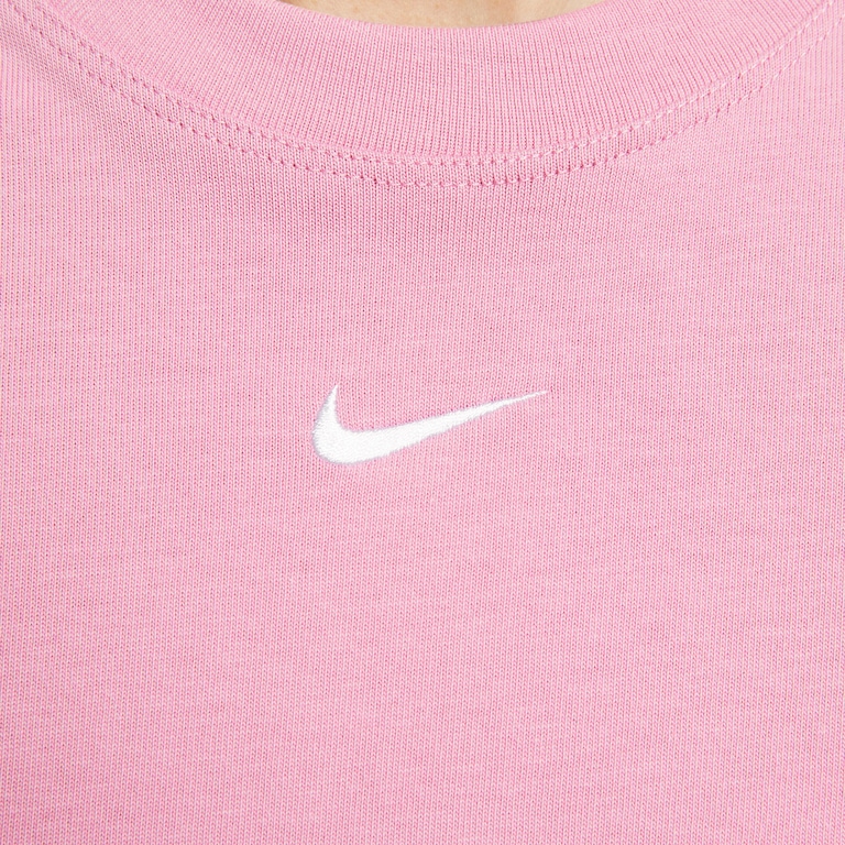 Camiseta Nike Sportswear Essentials Feminina - Foto 4