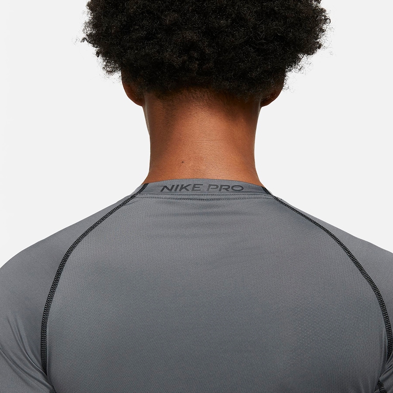 Camiseta Nike Pro Dri-FIT Masculina - Foto 5