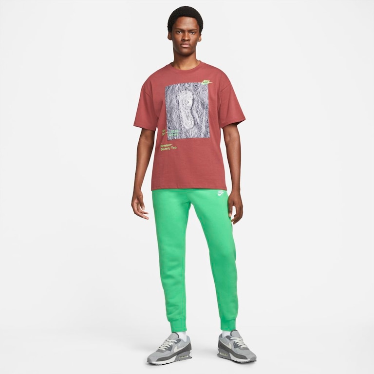 Camiseta Nike Sportswear Masculina - Foto 4