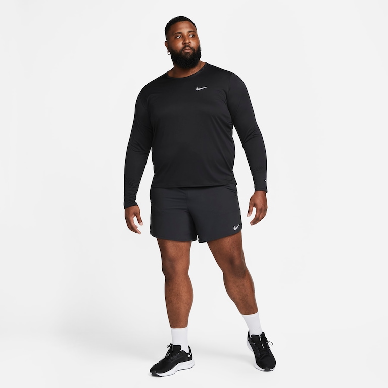 Camiseta Nike Dri-FIT UV Miler Masculina - Foto 12