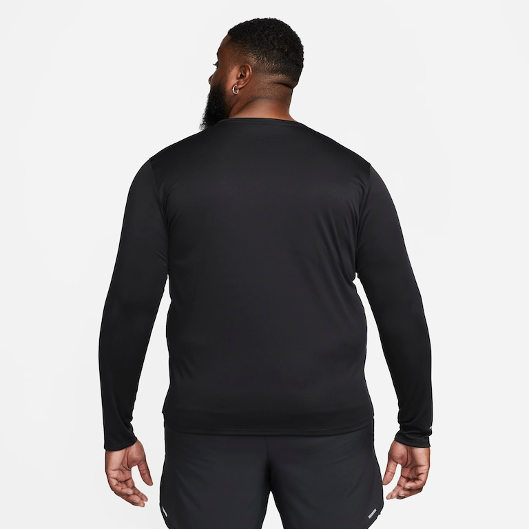 Camiseta Nike Dri-FIT UV Miler Masculina - Foto 9