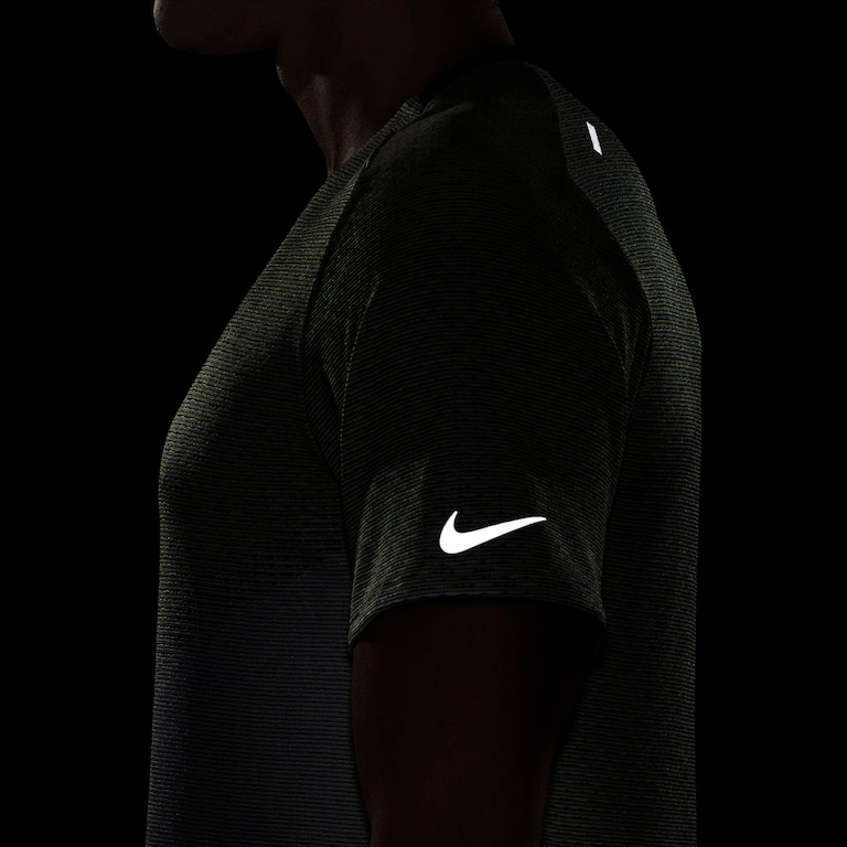 Camiseta Nike Dri-FIT ADV Run Division Techknit Masculina - Foto 5
