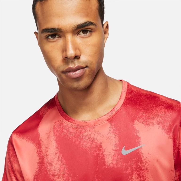 Camiseta Nike Dri-FIT Miler Wild Run Masculina - Foto 3