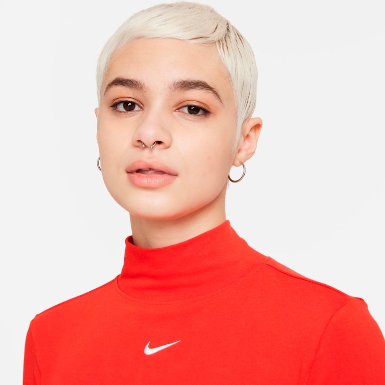 Camiseta Nike Sportswear Collection Essentials Feminina - Foto 3