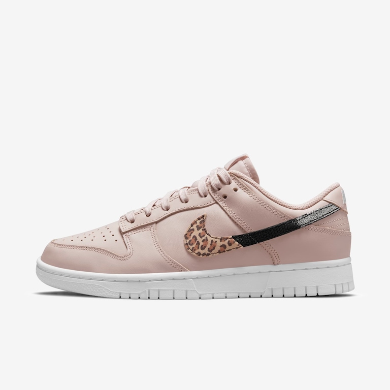 Tênis Nike Dunk Low SE Feminino - Foto 1